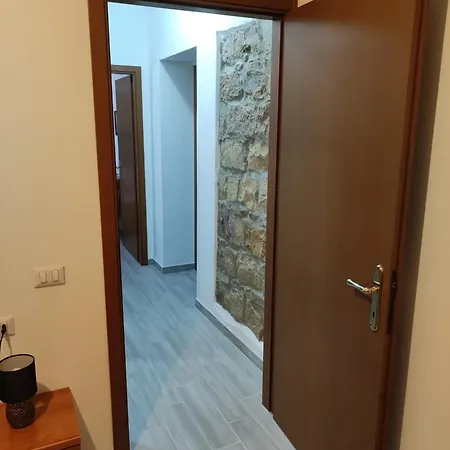Sa Domu De Ziettu Domini דירה *